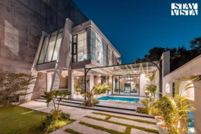 StayVista at Starlit Manor with Private Pool, AC, BBQ